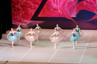 25 школи и състави от 14 области взимат участие в първия ден на балетния конкурс за купа “Българска роза”