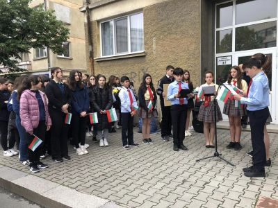 С поднасяне на цветя и едноминутно мълчание, паисиевци почетоха паметта на казанлъчанина Стефан Почеков