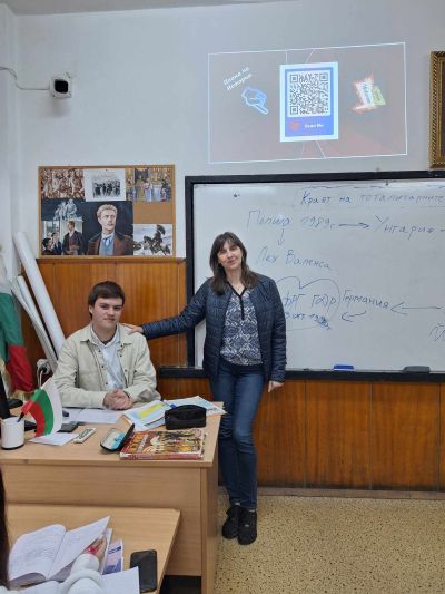 Ученици от ПГЛПТ станаха учители за ден 