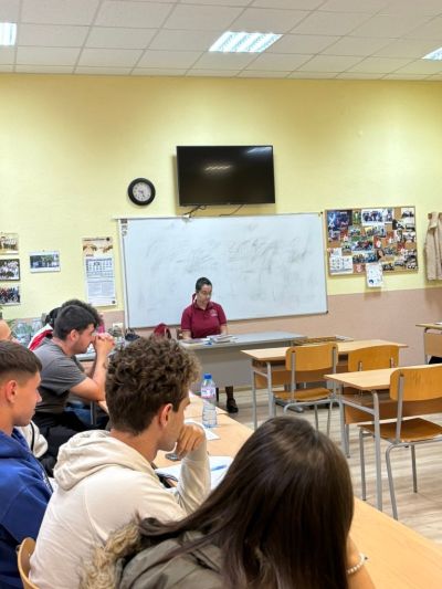 За поредна година ученици и учители си размениха ролите в ПГ „Иван Хаджиенов”