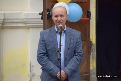 Директорът на ПХГ „Св. Св. Кирил Методий“: Да е свято името на патроните на нашата гимназия! Да е свято бъдещето на Хуманитарната гимназия!