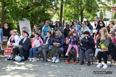 Юбилеен фестивал “Здравей, здраве“ посрещна десетки гости с интересни лекции и практики в Казанлък