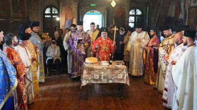 Митрополит Киприан пострига деца за иподякони