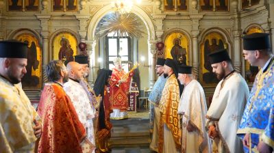 Митрополит Киприан пострига деца за иподякони