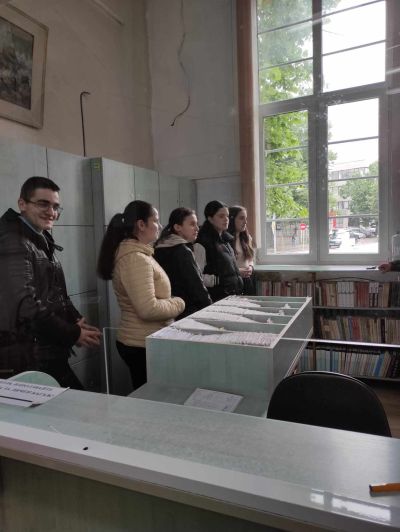 В библиотекари за един ден се превърнаха ученици от ПГЛПТ