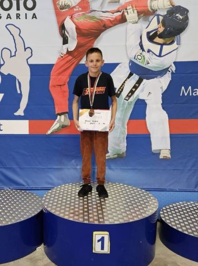 Таекуондистите от двата казанлъшки клуба с множество медали от турнира “Турбо Трофи“