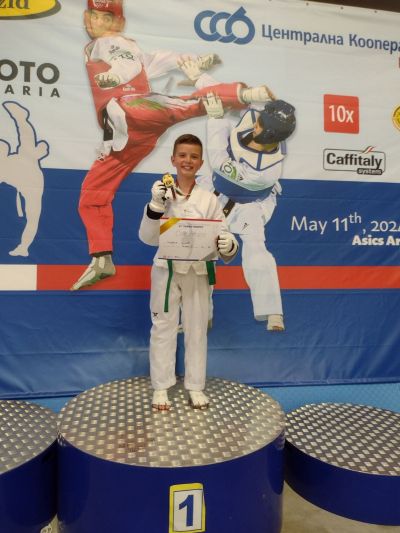 Таекуондистите от двата казанлъшки клуба с множество медали от турнира “Турбо Трофи“