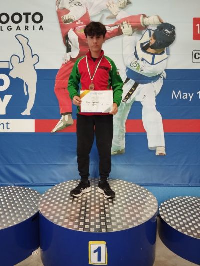 Таекуондистите от двата казанлъшки клуба с множество медали от турнира “Турбо Трофи“