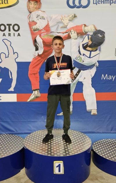 Таекуондистите от двата казанлъшки клуба с множество медали от турнира “Турбо Трофи“