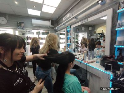 27 стилисти се грижат за перфектния външен вид на претендентките за короната на “Царица Роза 2024“