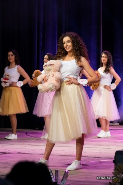 Неделина Неделчева е Царица Роза 2024