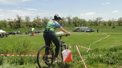 150 участници от цялата страна се включиха в състезанието по колоориентиране „Бодлите на розите 2024““ 