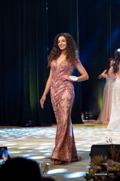 Неделина Неделчева е Царица Роза 2024