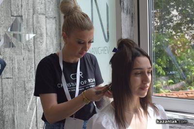 27 стилисти се грижат за перфектния външен вид на претендентките за короната на “Царица Роза 2024“