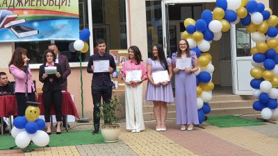 Механото изпрати своите абитуриенти