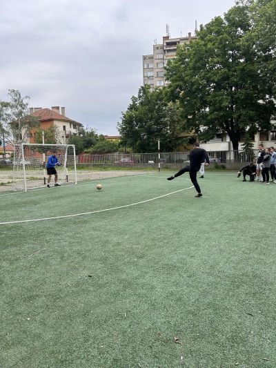 Денис Недялков от 11б клас е новият “Цар на дузпите“ в ПГЛПТ