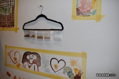 Деца рисуваха с яйца по стените в музей “Ахинора“