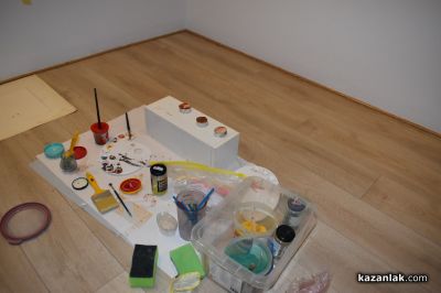 Деца рисуваха с яйца по стените в музей “Ахинора“