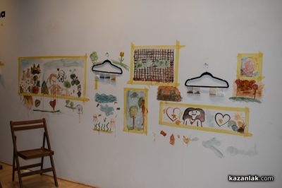 Деца рисуваха с яйца по стените в музей “Ахинора“