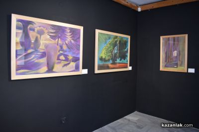 Световнопризнатият пастелист Дарина Янева представи своите живописни творби в Казанлък