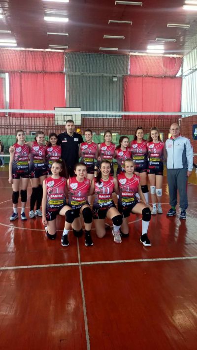 Децата на Казанлък с дебютни победи край морето!