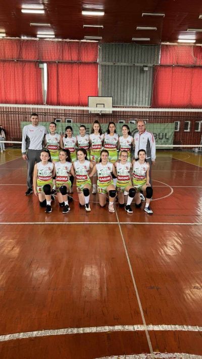 Децата на Казанлък с дебютни победи край морето!