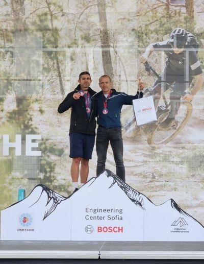 Серия от състезанията за “Лястовиците“ с медали за клуба