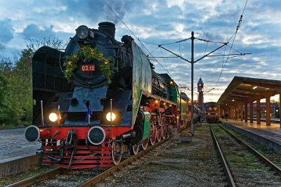 Разходка до Казанлък с ретро влак с парен локомотив в последния майски ден / Новини от Казанлък
