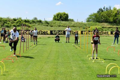 Деца и родители се забавляваха в спортната надпревара “Мама, татко и аз“