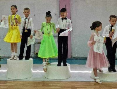 С нови медали се окичиха състезателите на КСТ „Роза” 