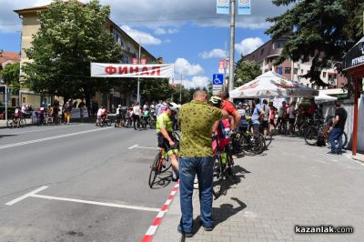 Колоездачен клуб “Лястовица“ завоюва купа и медал от състезанието в Казанлък
