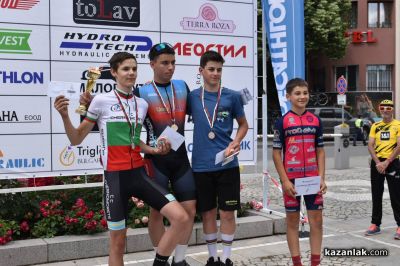 Колоездачен клуб “Лястовица“ завоюва купа и медал от състезанието в Казанлък