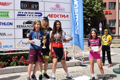 Колоездачен клуб “Лястовица“ завоюва купа и медал от състезанието в Казанлък