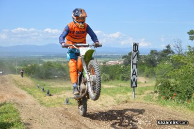 Традиционният мотокрос в Енина събра стотици фенове