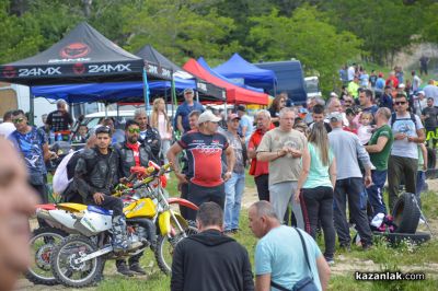 Традиционният мотокрос в Енина събра стотици фенове
