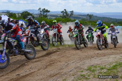 Традиционният мотокрос в Енина събра стотици фенове