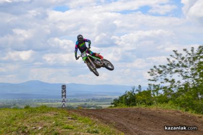 Традиционният мотокрос в Енина събра стотици фенове