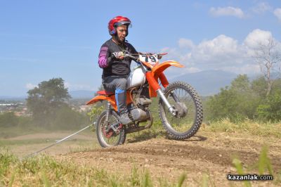 Традиционният мотокрос в Енина събра стотици фенове