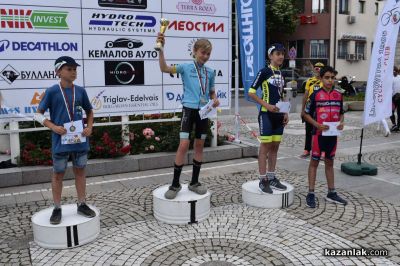 Колоездачен клуб “Лястовица“ завоюва купа и медал от състезанието в Казанлък