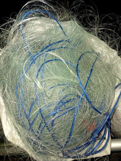 Извадиха 300 метра мрежа от водите на яз. Жребчево