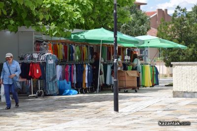 Пъстър и цветен е Казанлък в кулминационните дни на 121-вия Празник на розата