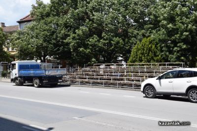 Пъстър и цветен е Казанлък в кулминационните дни на 121-вия Празник на розата