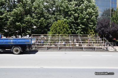 Пъстър и цветен е Казанлък в кулминационните дни на 121-вия Празник на розата