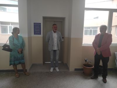 Нов товаро-пътнически асансьор заработи в казанлъшката Поликлиника