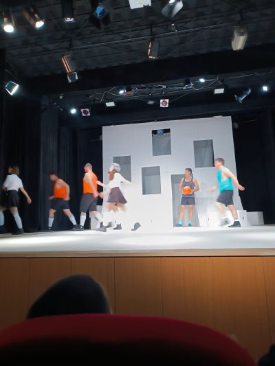 “Взрив“ на казанлъшкия театър изправи на крака учениците на ПГЛПТ 