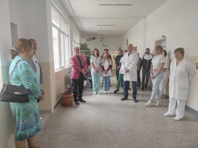 Нов товаро-пътнически асансьор заработи в казанлъшката Поликлиника