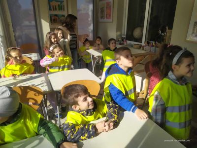 Децата от ДГ “Слънчице“ и “Вълшебният свят на изкуството“ 