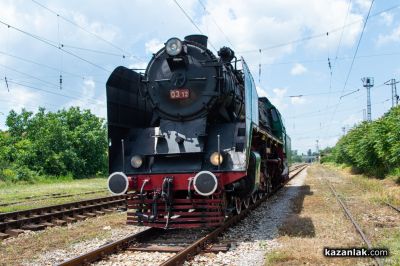 Атрактивни концерти на гарата събраха десетки казанлъчани