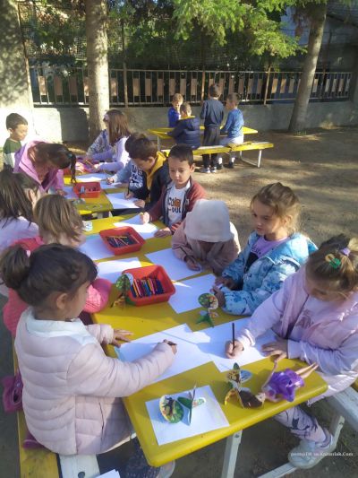 Децата от ДГ “Слънчице“ и “Вълшебният свят на изкуството“ 