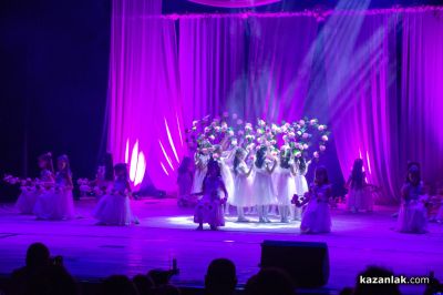 25 малки красавици дефилираха в “Принцеси на розата”